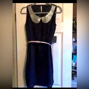 NWT Ladies Size Small Belted Dress w Ornate Collar